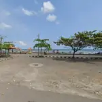 Tanah dekat pantai yeh gangga