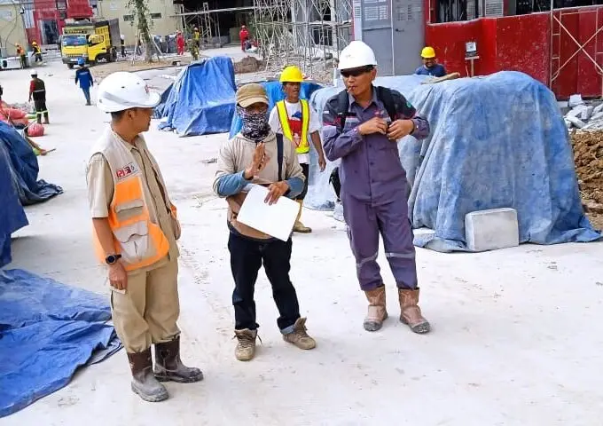 Koordinasi staf proyek