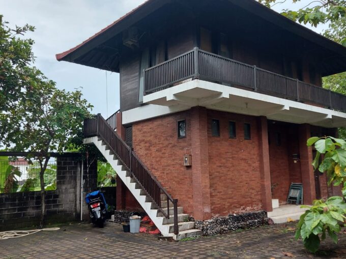 Dijual tanah dan gudang di Padangsambian Klod